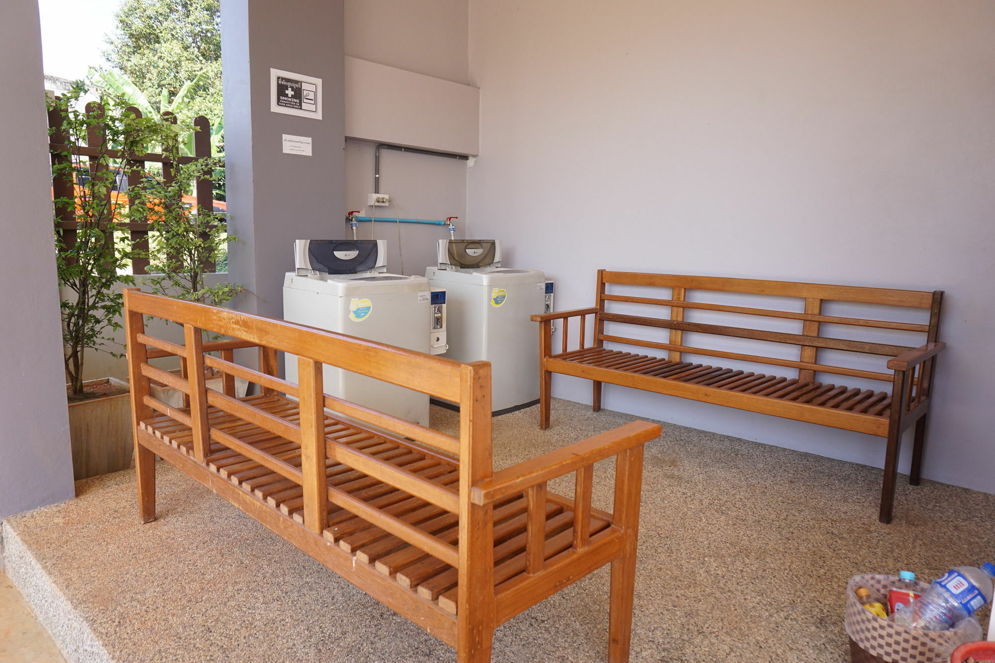 Chompu Nakarin Apartment Trang Exterior photo