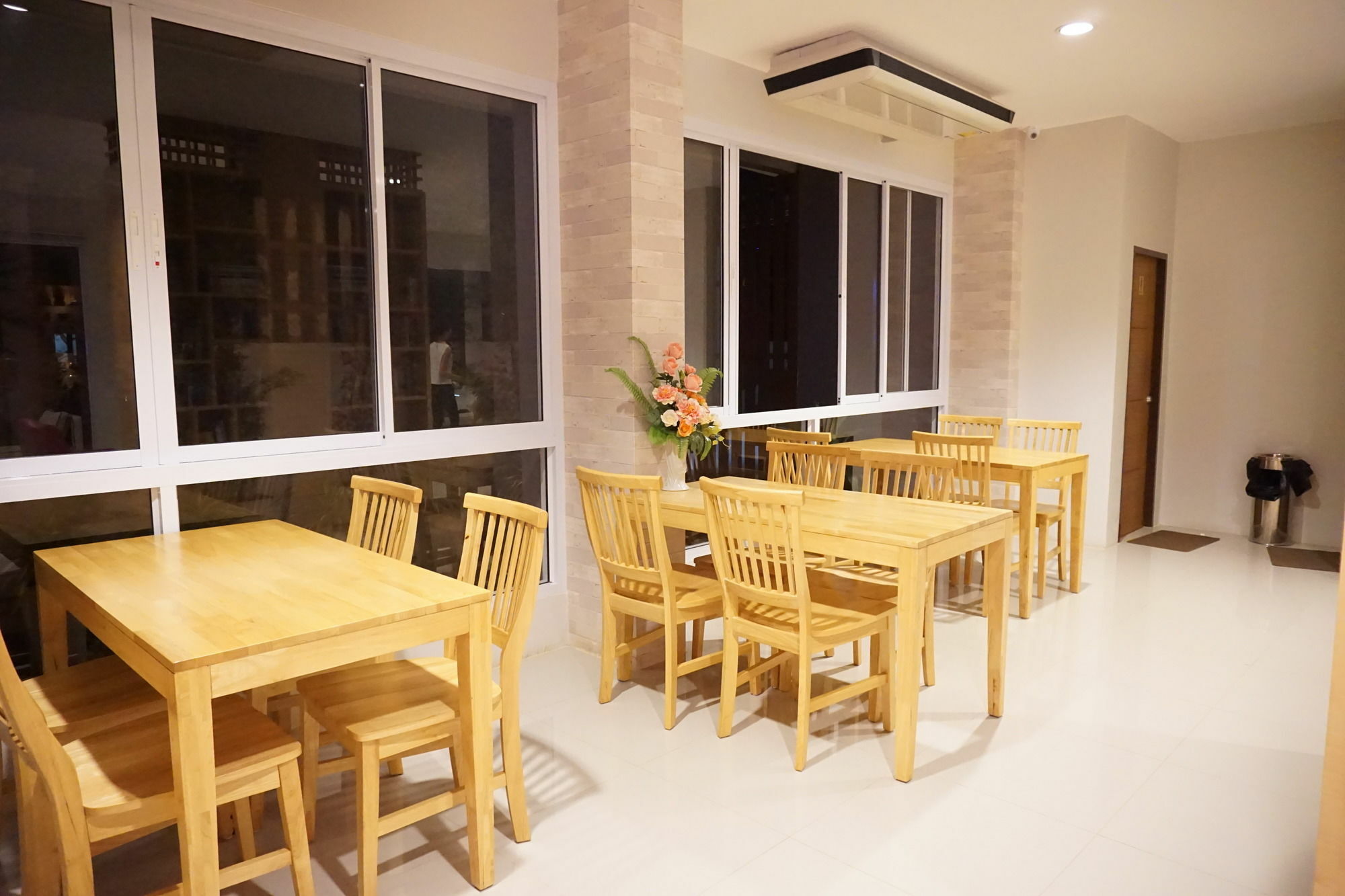 Chompu Nakarin Apartment Trang Exterior photo